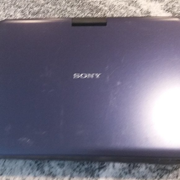 SONY DVP-FX820L Portable DVD Player and power supply. - Picture 4 of 5